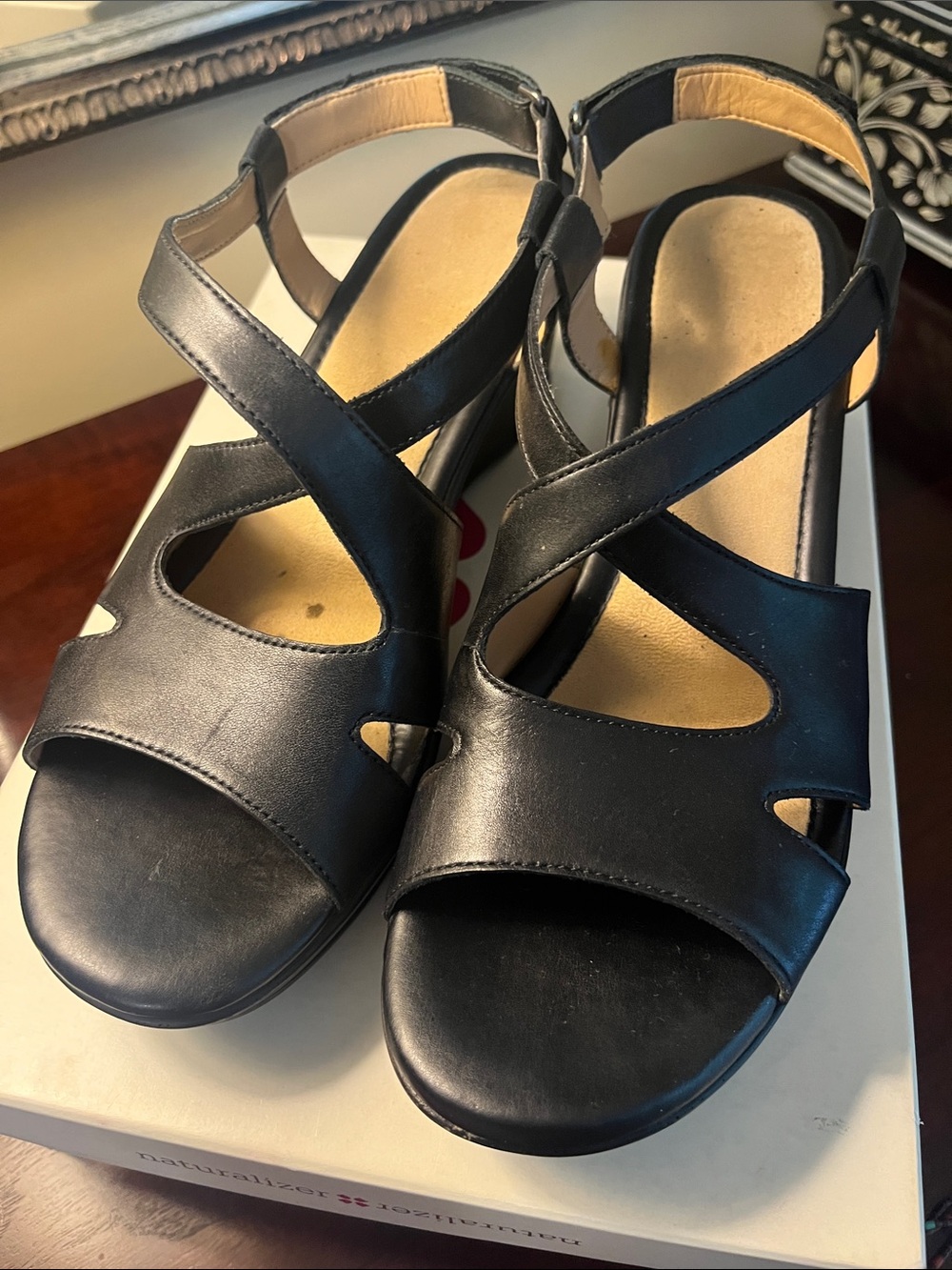 Naturalizer Villette, Wedge Black Leather, Open Toe Sandal 9.5 N